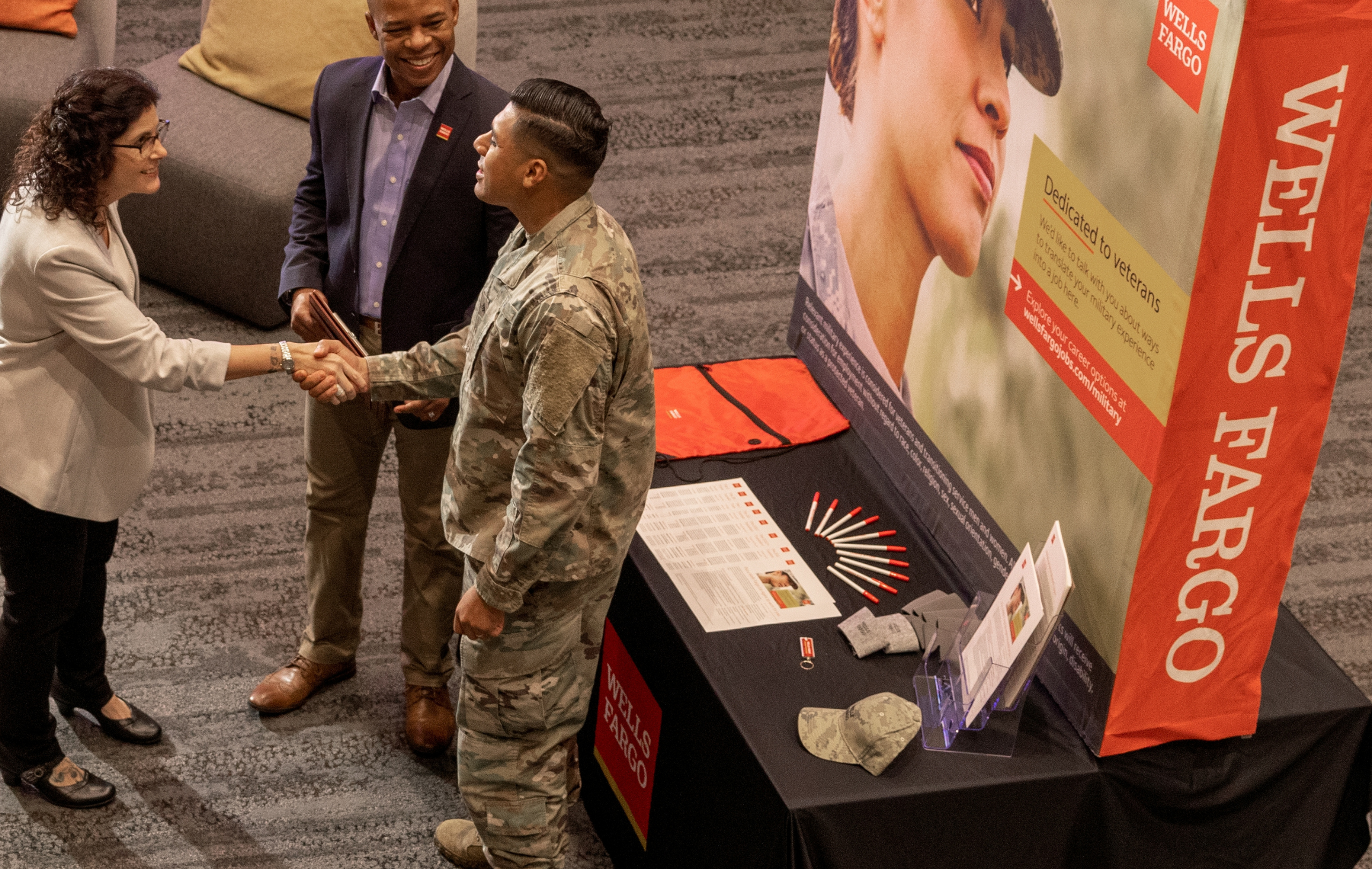 How Wells Fargo’s veteran employment programs create pathways from military service to new careers - blog image
